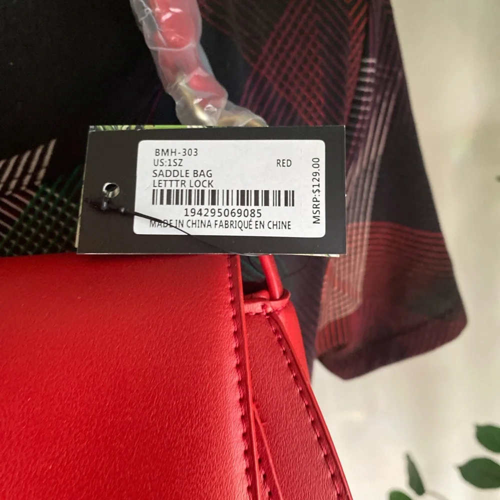 NWT badgley mishka turn key red shoulder bag - Picture 5 of 8